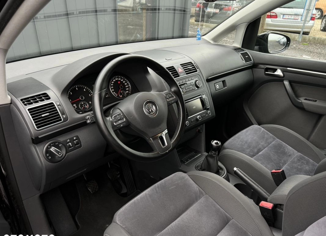 Volkswagen Touran cena 32900 przebieg: 202000, rok produkcji 2011 z Warta małe 436